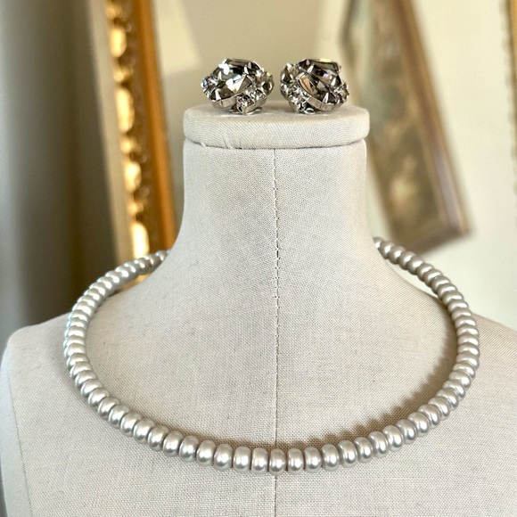 🔥Vintage Pearl Choker Necklace & Rhinestone Clip Earrings - Picture 5 of 16